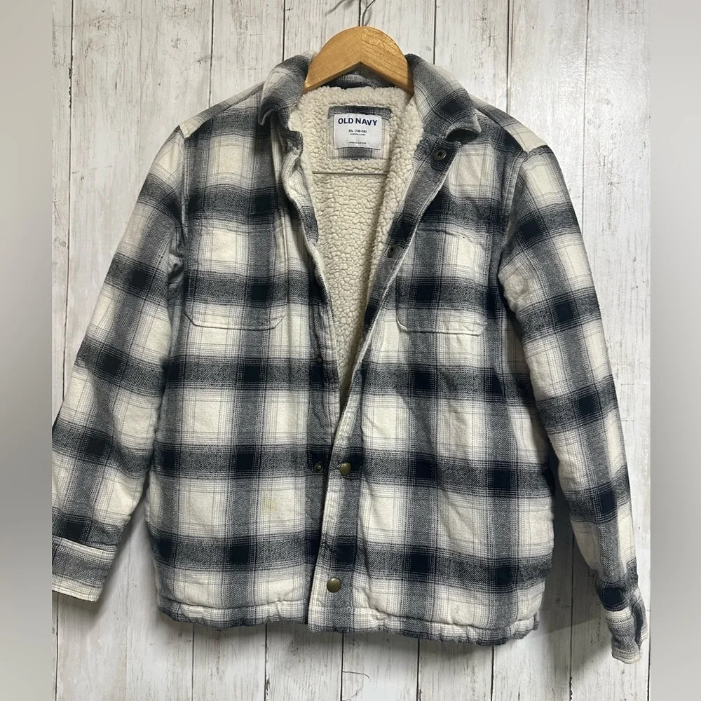 Old Navy Checkered Flannel Sherpa Lines Jacket Size XL boys